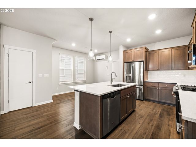 8032 Se BUTTERNUT CREEK Pkwy, Hillsboro, OR 97123