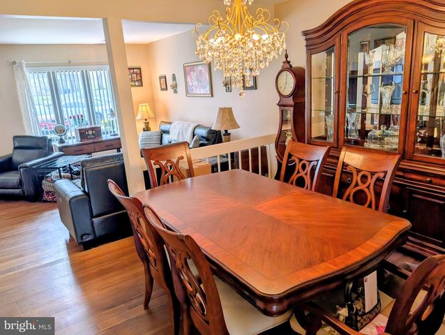 2145 BROMLEY CMN, Southampton, PA 18966