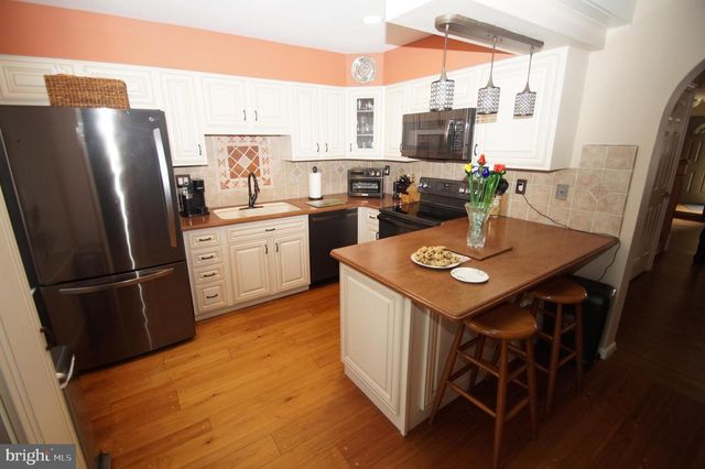 2145 BROMLEY CMN, Southampton, PA 18966