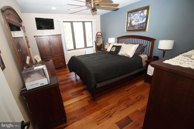 2145 BROMLEY CMN, Southampton, PA 18966