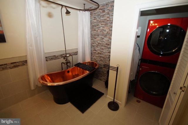 2145 BROMLEY CMN, Southampton, PA 18966