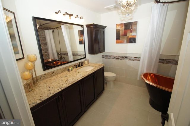 2145 BROMLEY CMN, Southampton, PA 18966