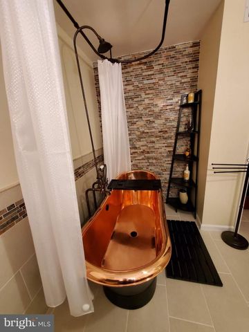 2145 BROMLEY CMN, Southampton, PA 18966