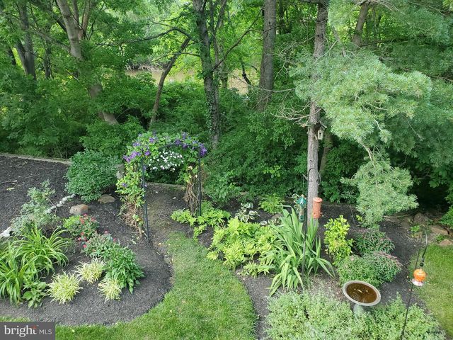 2145 BROMLEY CMN, Southampton, PA 18966