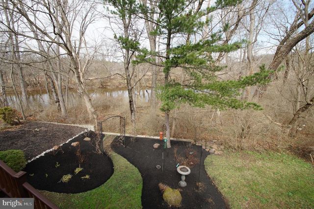 2145 BROMLEY CMN, Southampton, PA 18966