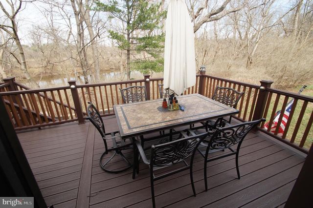 2145 BROMLEY CMN, Southampton, PA 18966