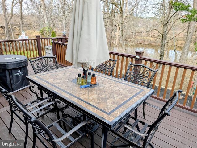 2145 BROMLEY CMN, Southampton, PA 18966