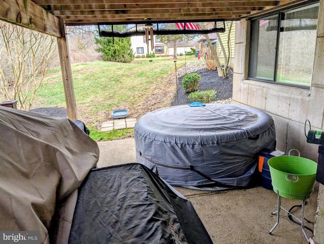 2145 BROMLEY CMN, Southampton, PA 18966