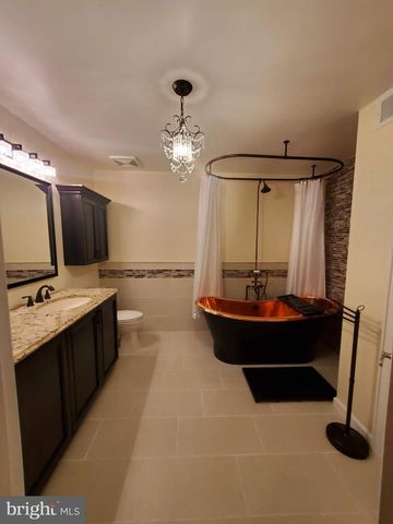 2145 BROMLEY CMN, Southampton, PA 18966