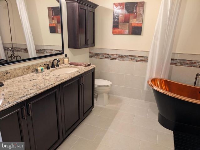 2145 BROMLEY CMN, Southampton, PA 18966