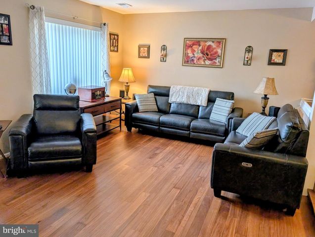 2145 BROMLEY CMN, Southampton, PA 18966