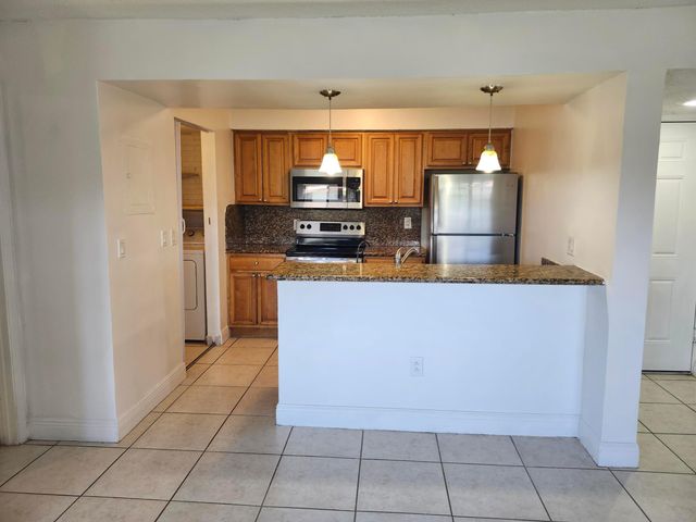 1283 SW 46th Avenue, Pompano Beach, FL 33069