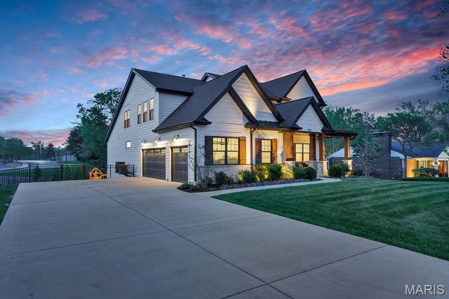 11915 Kendon Drive, Des Peres, MO 63131