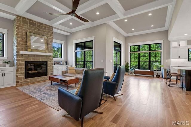 11915 Kendon Drive, Des Peres, MO 63131