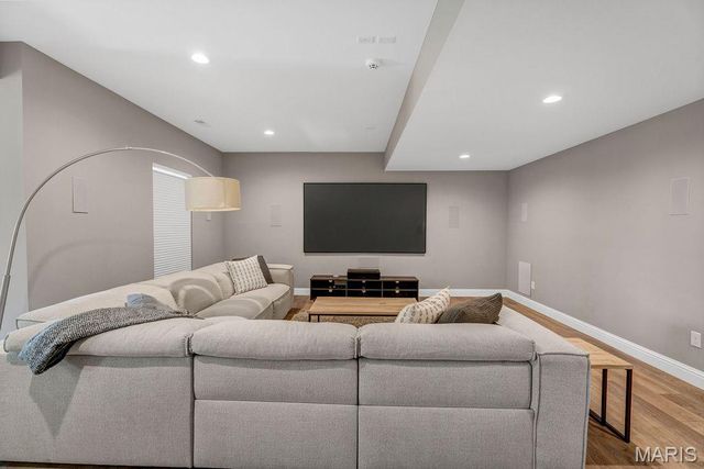 11915 Kendon Drive, Des Peres, MO 63131