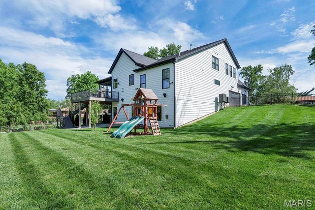 11915 Kendon Drive, Des Peres, MO 63131
