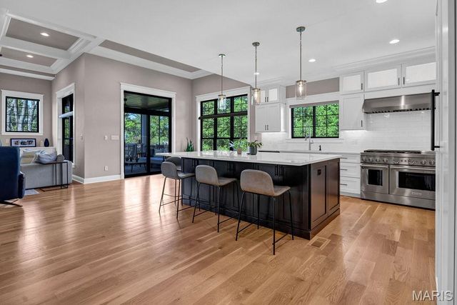 11915 Kendon Drive, Des Peres, MO 63131
