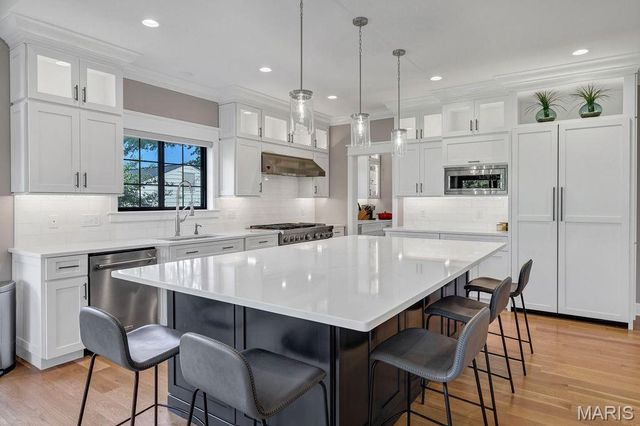 11915 Kendon Drive, Des Peres, MO 63131