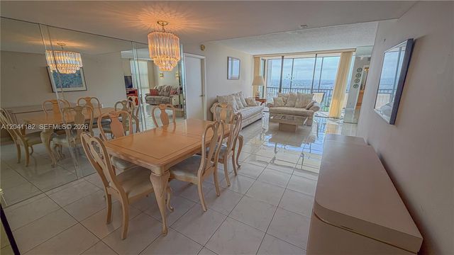 20335 W Country Club Dr 2102, Aventura, FL 33180