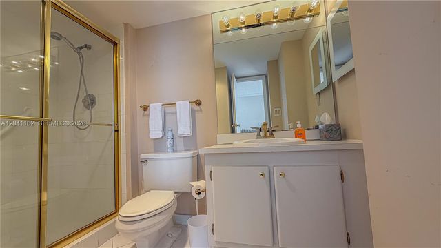 20335 W Country Club Dr 2102, Aventura, FL 33180