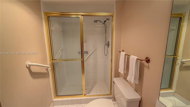20335 W Country Club Dr 2102, Aventura, FL 33180