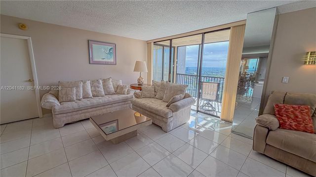 20335 W Country Club Dr 2102, Aventura, FL 33180
