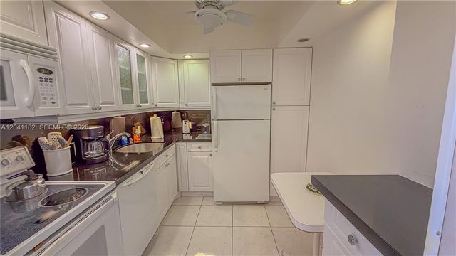 20335 W Country Club Dr 2102, Aventura, FL 33180