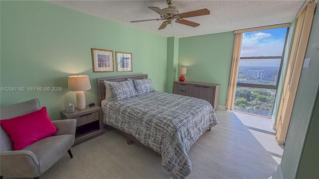 20335 W Country Club Dr 2102, Aventura, FL 33180