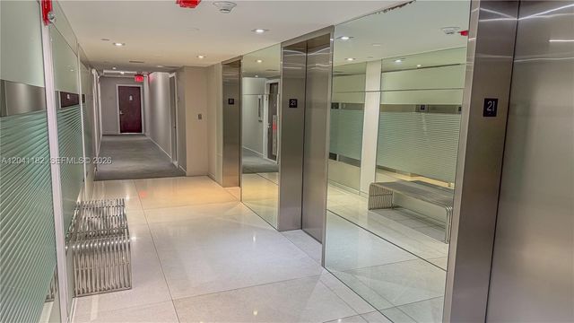 20335 W Country Club Dr 2102, Aventura, FL 33180