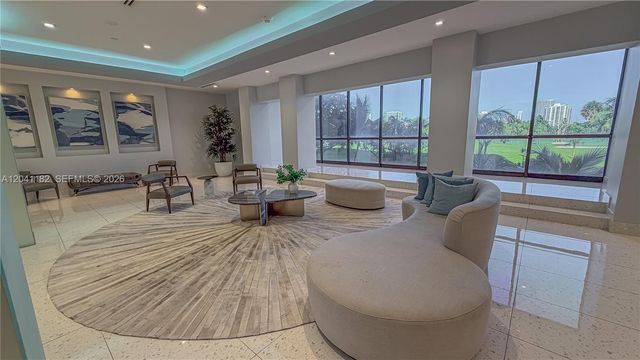 20335 W Country Club Dr 2102, Aventura, FL 33180