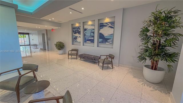 20335 W Country Club Dr 2102, Aventura, FL 33180