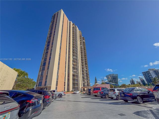 20335 W Country Club Dr 2102, Aventura, FL 33180