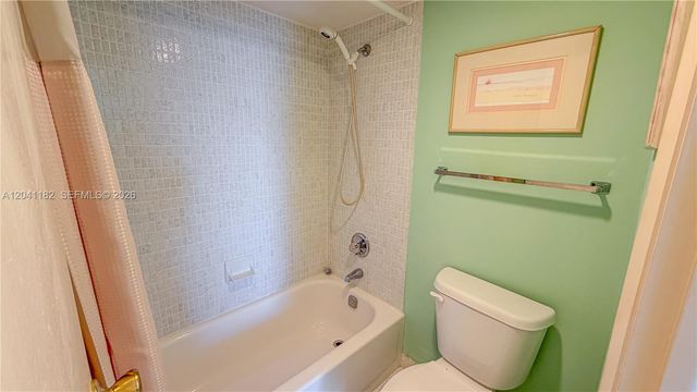 20335 W Country Club Dr 2102, Aventura, FL 33180