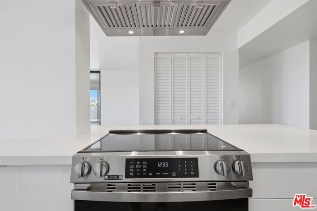 435 N Oakhurst Drive 905, Beverly Hills, CA 90210