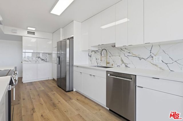 435 N Oakhurst Drive 905, Beverly Hills, CA 90210