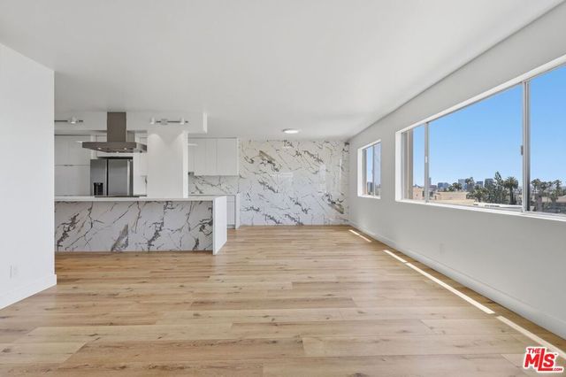 435 N Oakhurst Drive 905, Beverly Hills, CA 90210