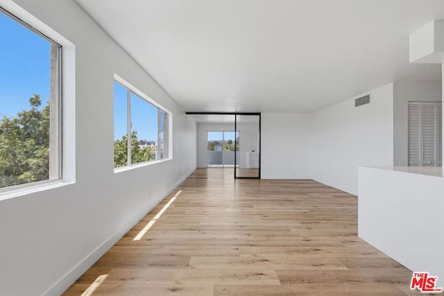 435 N Oakhurst Drive 905, Beverly Hills, CA 90210