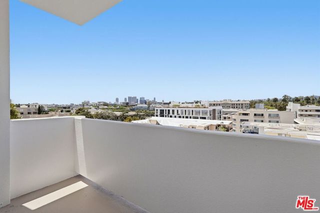 435 N Oakhurst Drive 905, Beverly Hills, CA 90210