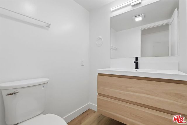 435 N Oakhurst Drive 905, Beverly Hills, CA 90210