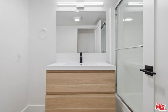 435 N Oakhurst Drive 905, Beverly Hills, CA 90210
