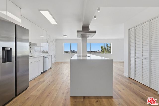 435 N Oakhurst Drive 905, Beverly Hills, CA 90210