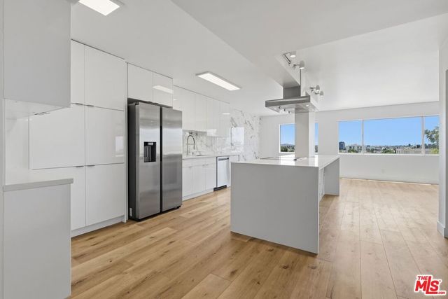 435 N Oakhurst Drive 905, Beverly Hills, CA 90210