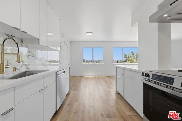 435 N Oakhurst Drive 905, Beverly Hills, CA 90210