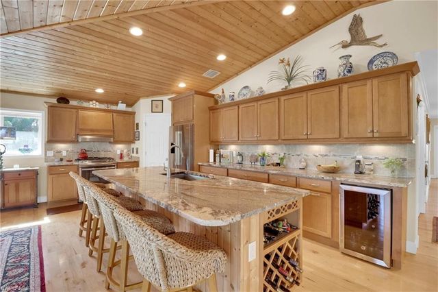 7704 Myrsine CIR # 10, Bokeelia, FL 33922