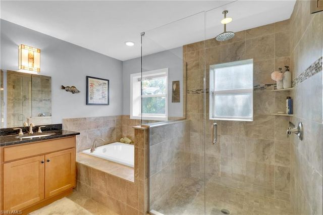 7704 Myrsine CIR # 10, Bokeelia, FL 33922