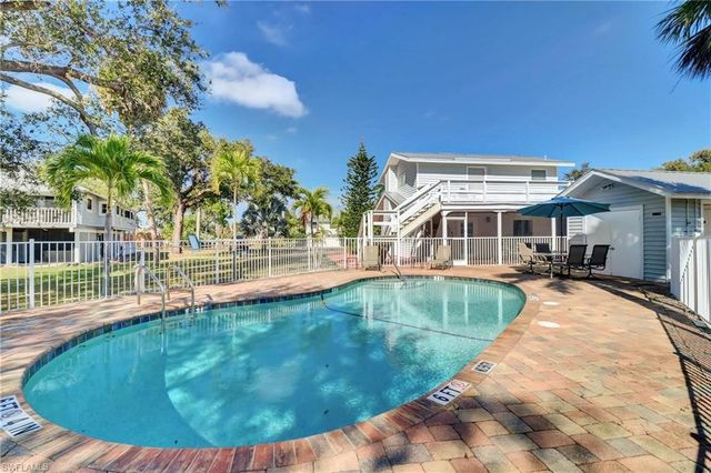 7704 Myrsine CIR # 10, Bokeelia, FL 33922