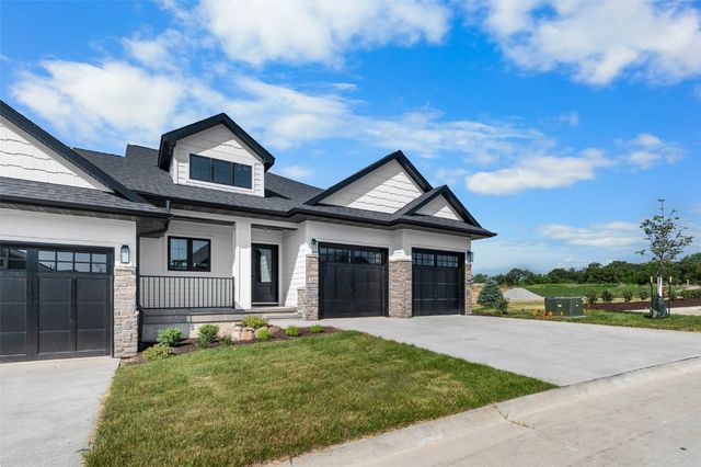 352 Hidden Ridge Drive, Coralville, IA 52241