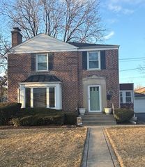 325 E Harding Avenue, La Grange Park, IL 60526