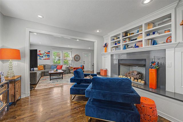 305 SW E Street, Bentonville, AR 72712