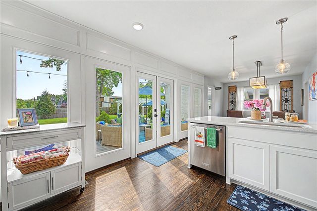 305 SW E Street, Bentonville, AR 72712